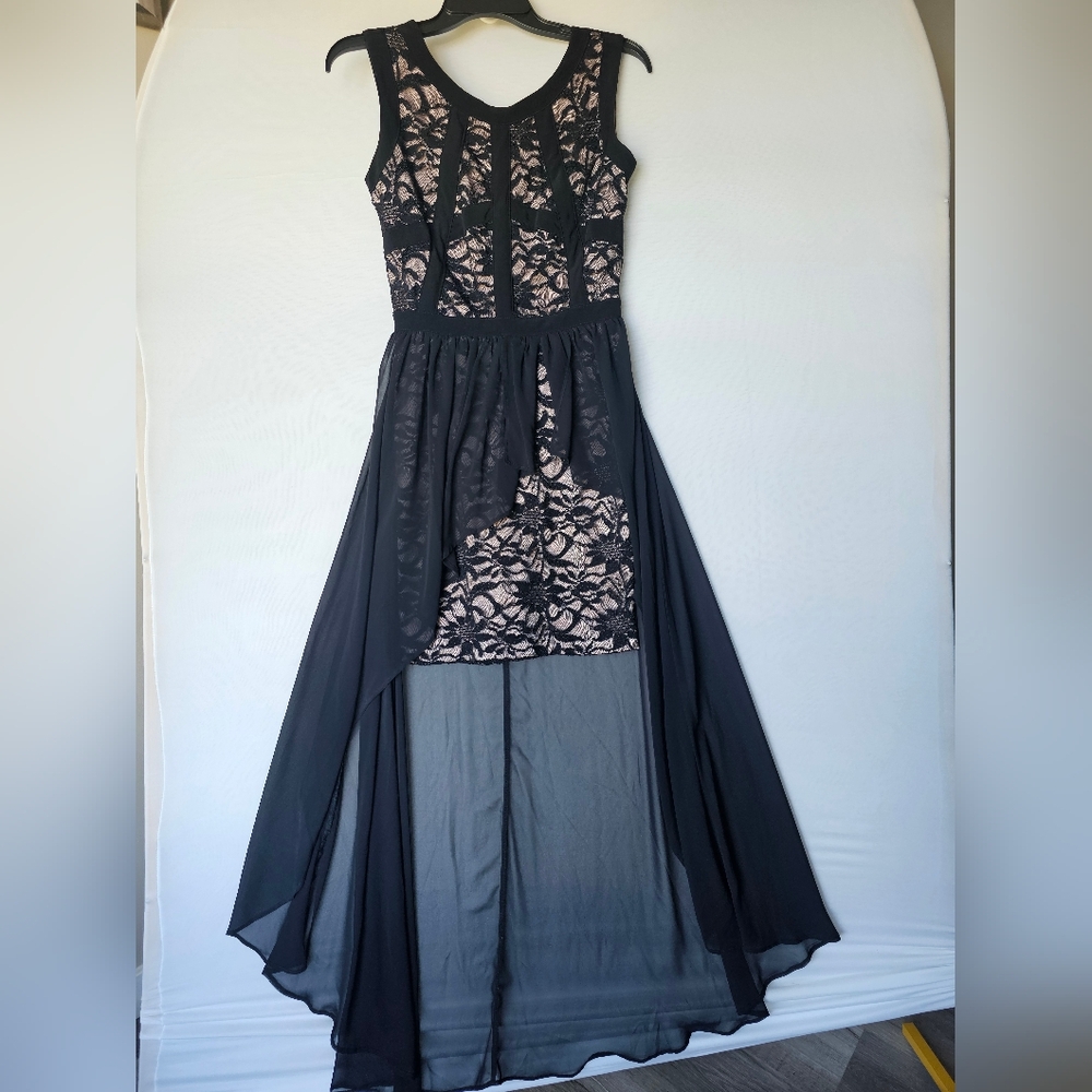 Elegant Morgan & Co. Long Formal Dress - Size 3/4 - Picture 2 of 16